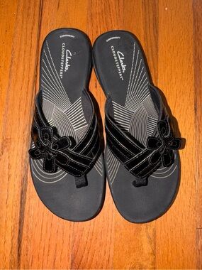 Clark’s Sandals Women’s size 9
